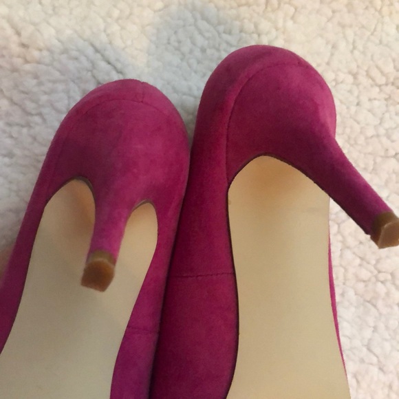Pink Pumps - Picture 3 of 6